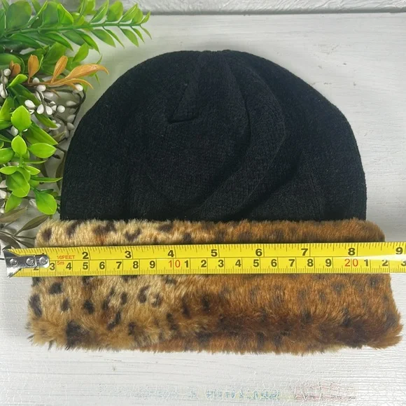 NWOT Black Beanie Leopard Print Faux Fur Trim Stretch Hat Animal Print Faux Fur - Picture 8 of 9